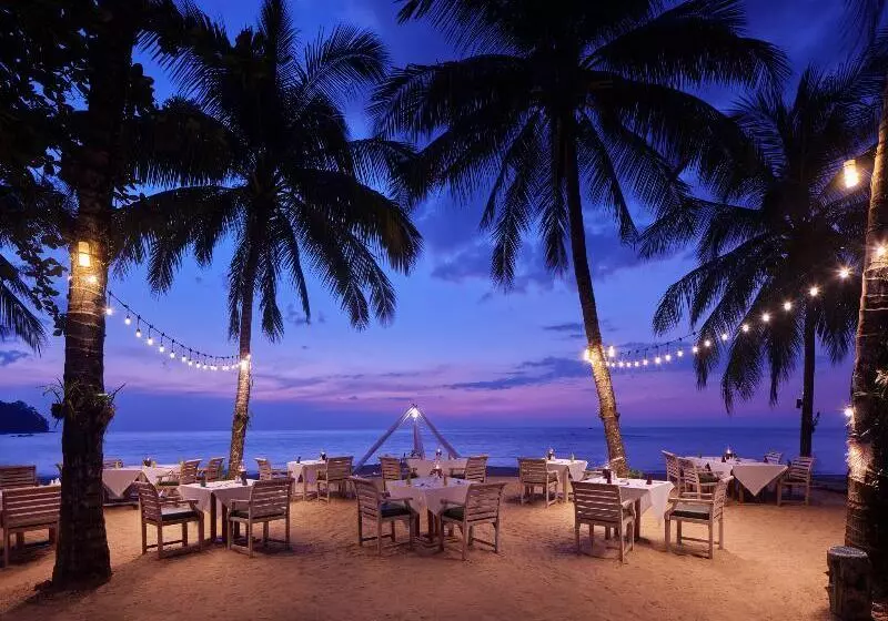 בית מלון כפרי Khaolak Paradise Resort