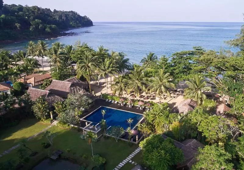 בית מלון כפרי Khaolak Paradise Resort