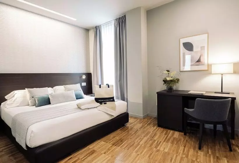 Отель Michelangelo