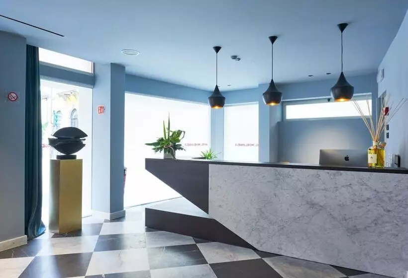 Отель Michelangelo