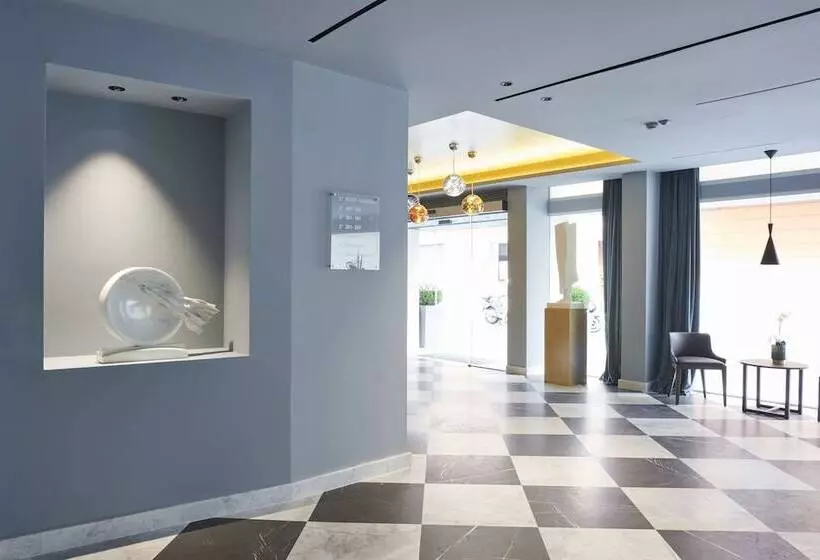 Отель Michelangelo