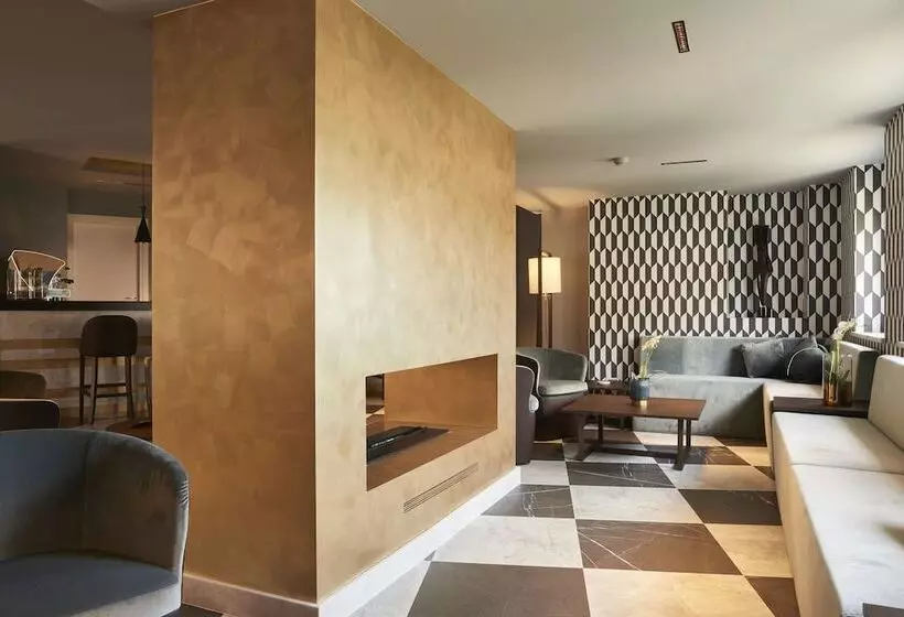 Отель Michelangelo