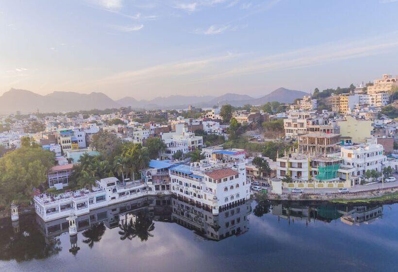 Отель Natural Lake View