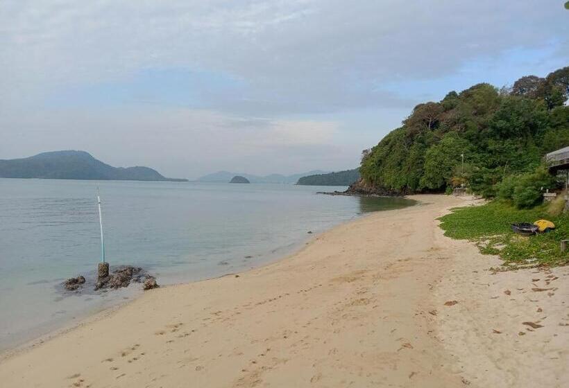 هتل Panwa Beach Side Beachfront