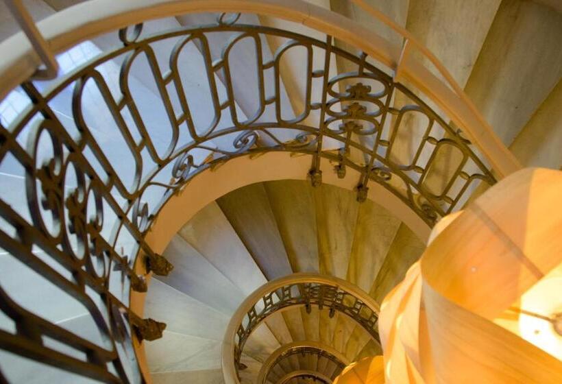 هتل Petit Palace Savoy Alfonso XII