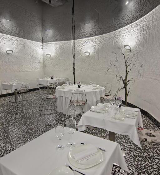 هتل Petit Palace Savoy Alfonso XII