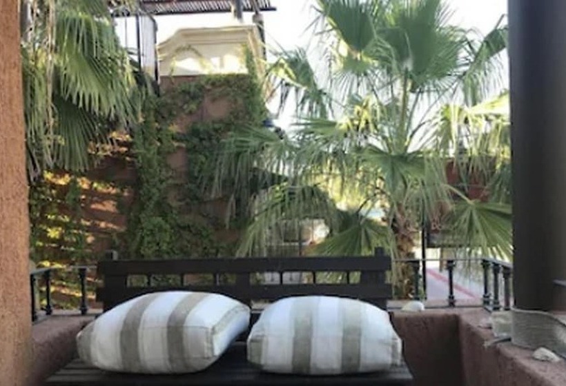 Szálloda Posada Del Cortes