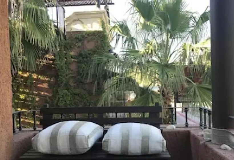 Hotel Posada Del Cortes