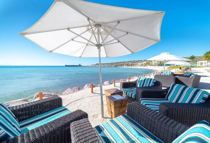 ホテル Puerta Cortes Residences