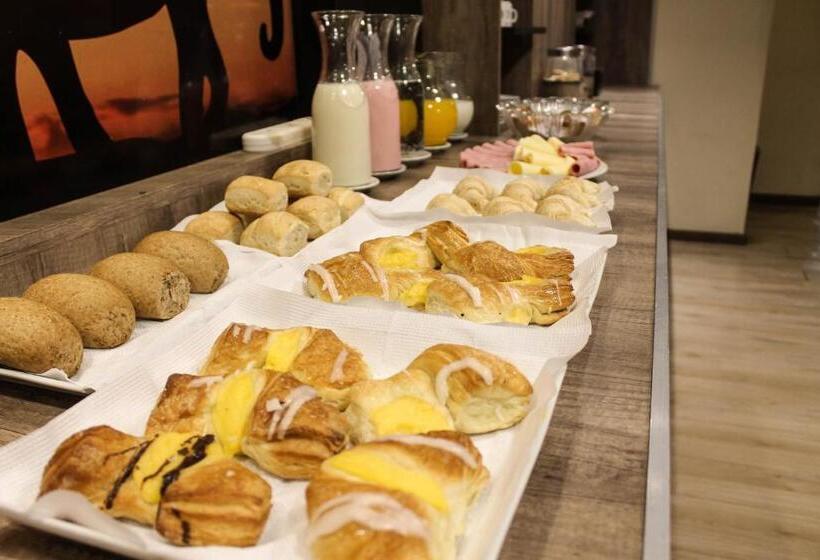 هتل Savannah Cordoba