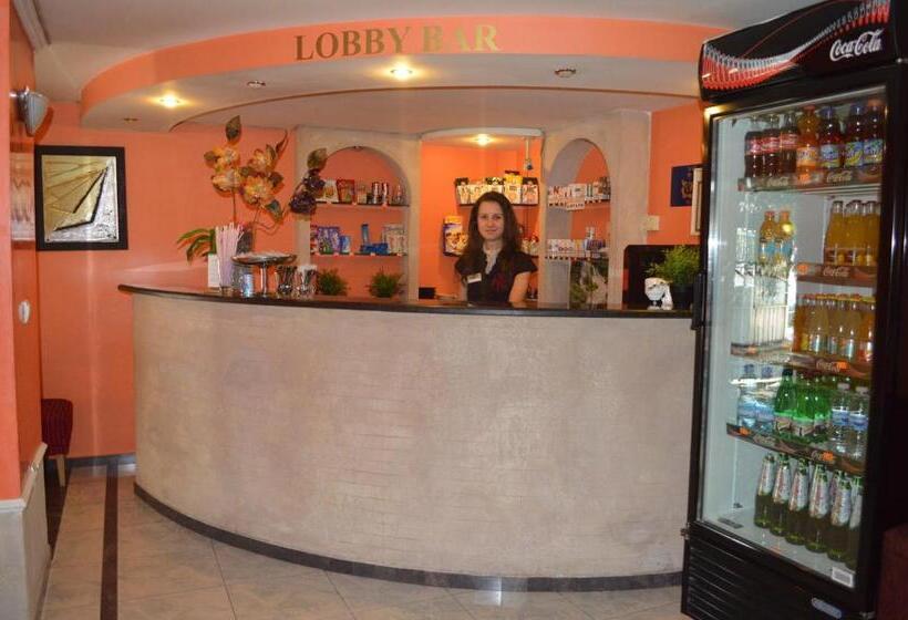 Отель Shterev Karlovo