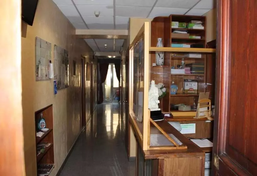 پانسیون Buonarroti Home