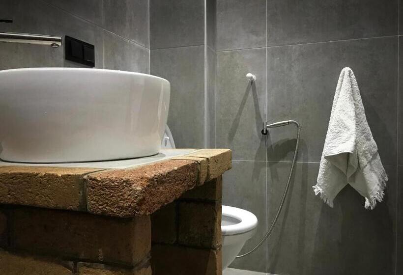 تختخواب و صبحانه Konjelazia   Tourism & Design