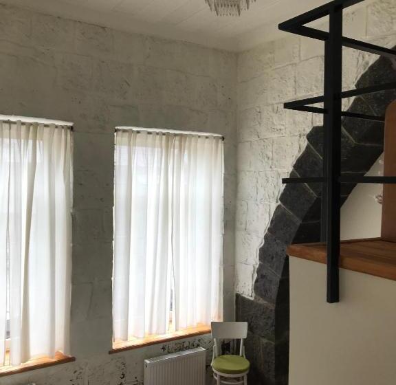 تختخواب و صبحانه Konjelazia   Tourism & Design