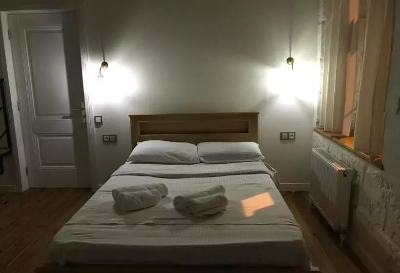 تختخواب و صبحانه Konjelazia   Tourism & Design