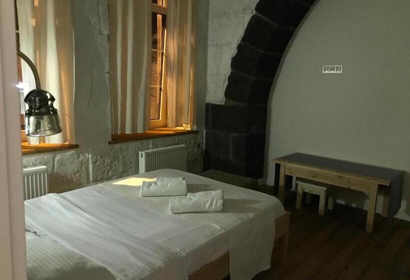 تختخواب و صبحانه Konjelazia   Tourism & Design