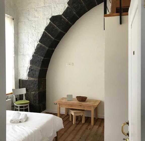 تختخواب و صبحانه Konjelazia   Tourism & Design