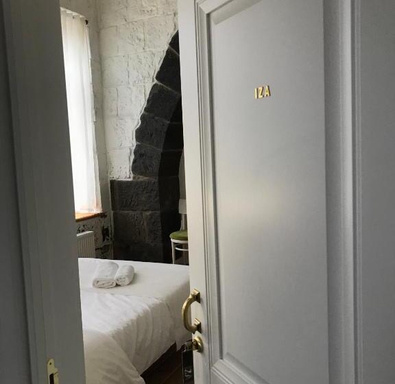 تختخواب و صبحانه Konjelazia   Tourism & Design