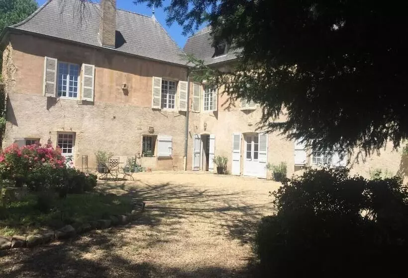 Aamiaismajoitus (B&B) La Maison Des Gardes   Chambres D Hôtes