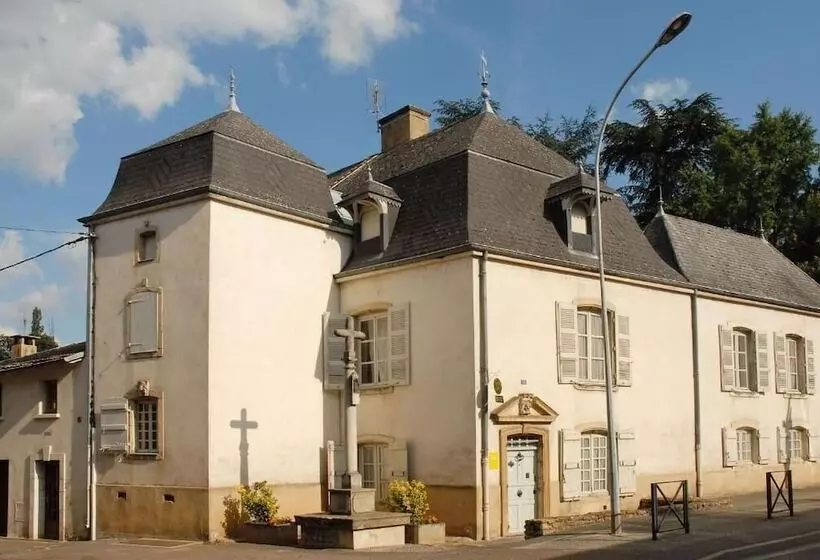 Aamiaismajoitus (B&B) La Maison Des Gardes   Chambres D Hôtes
