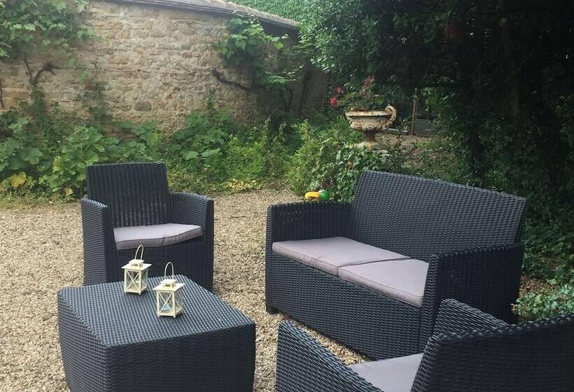 مبيت وإفطار La Maison Des Gardes   Chambres D Hôtes