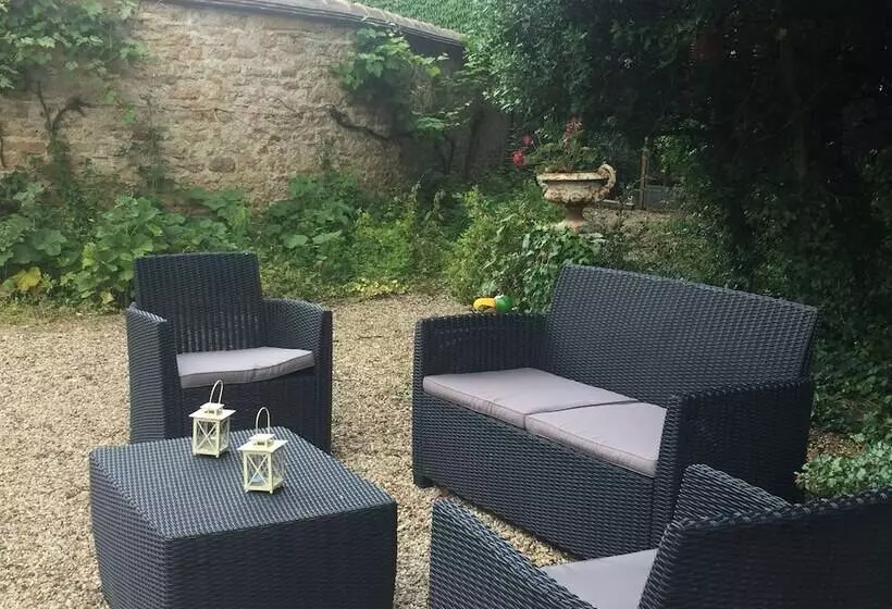 Aamiaismajoitus (B&B) La Maison Des Gardes   Chambres D Hôtes