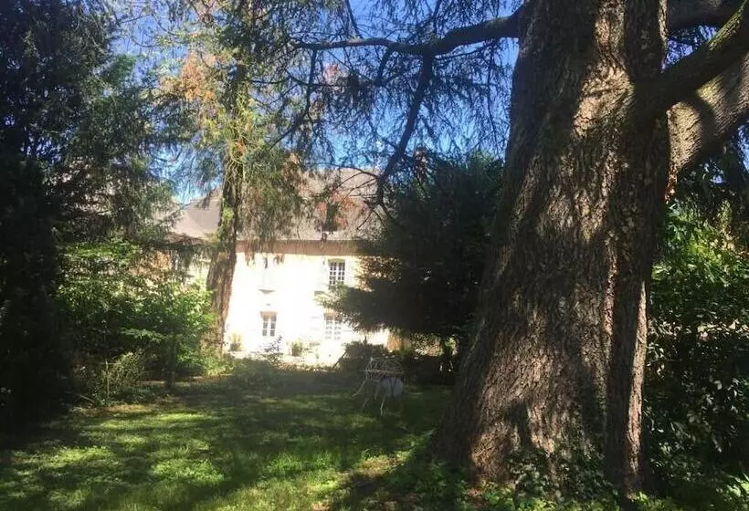 Aamiaismajoitus (B&B) La Maison Des Gardes   Chambres D Hôtes