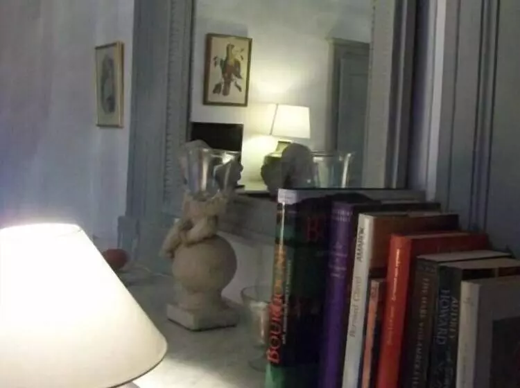 Aamiaismajoitus (B&B) La Maison Des Gardes   Chambres D Hôtes