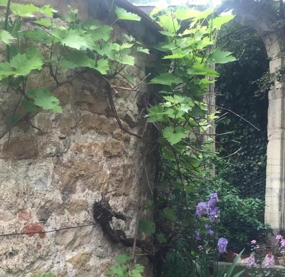 مبيت وإفطار La Maison Des Gardes   Chambres D Hôtes