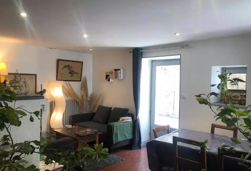 Aamiaismajoitus (B&B) La Maison Des Gardes   Chambres D Hôtes