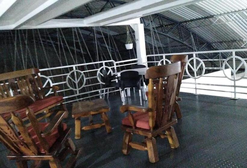 Otel La Terraza 2020