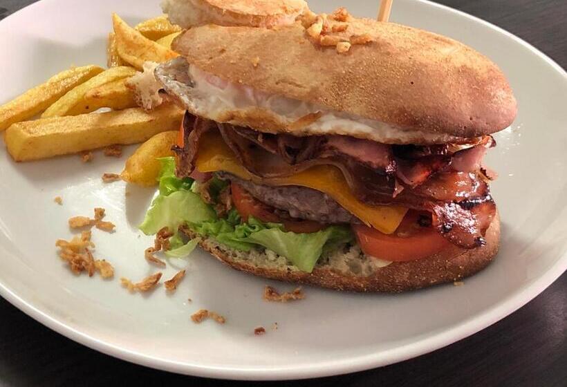 بنسيون El Delfín Verde