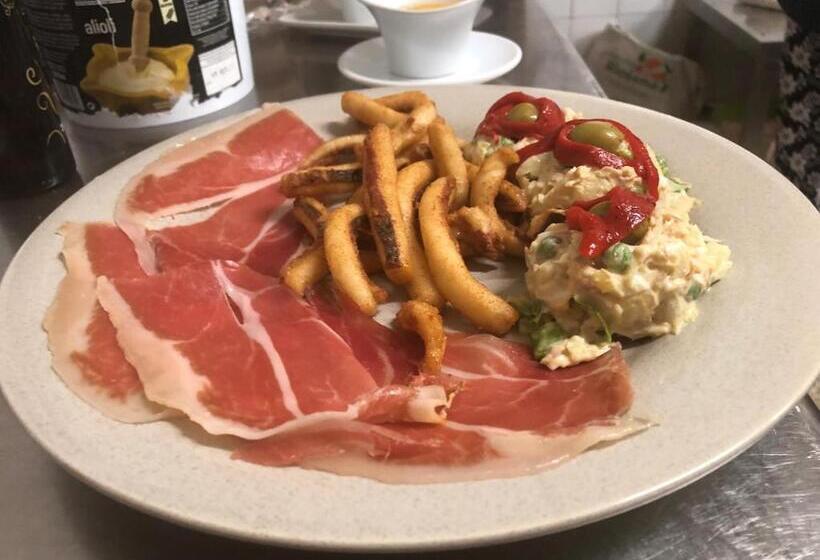 بنسيون El Delfín Verde