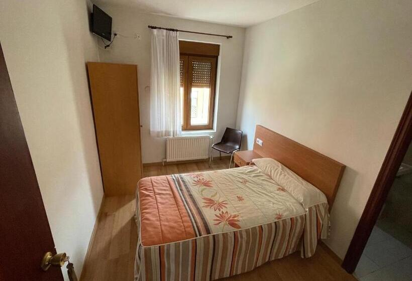 بنسيون El Delfín Verde