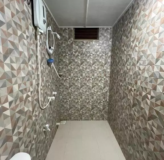 پانسیون Leisure Inn Guest House