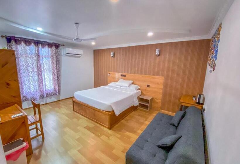 پانسیون Leisure Inn Guest House