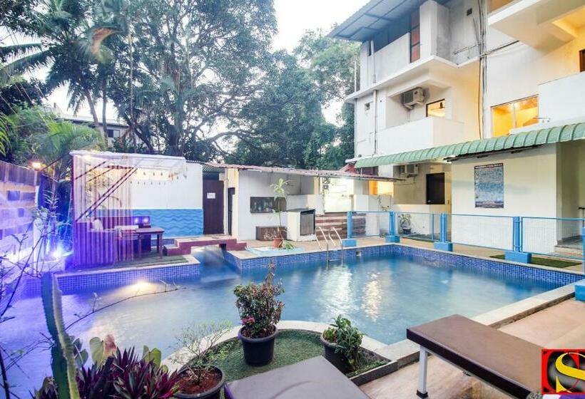 Lomakeskus Candolim Sands