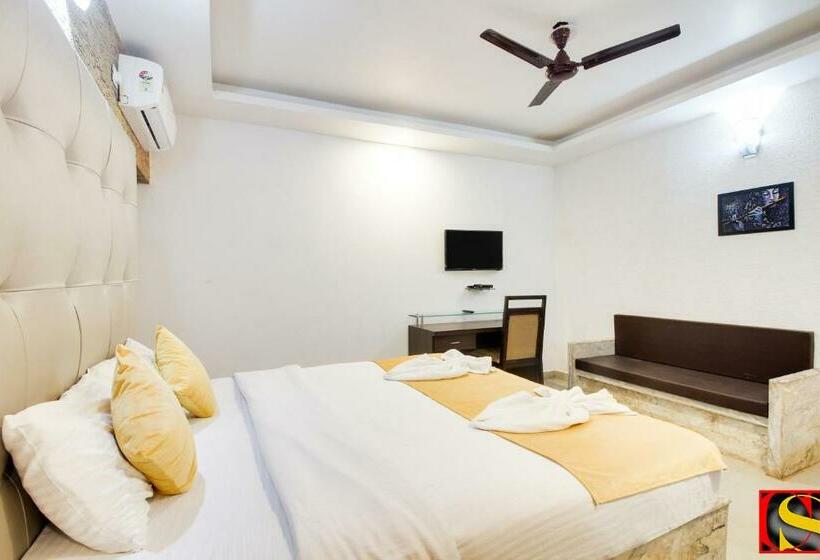 Lomakeskus Candolim Sands