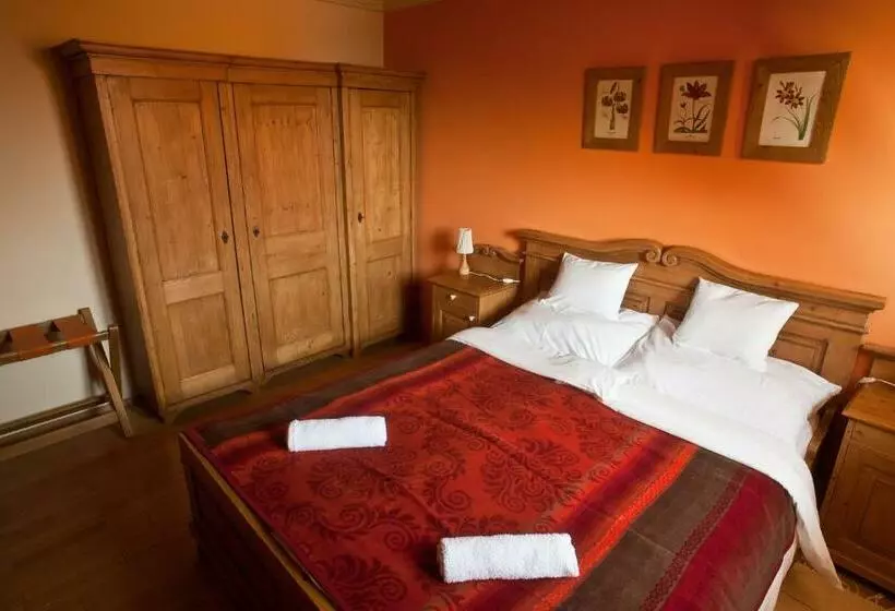 Aamiaismajoitus (B&B) St.michael Panzió Lovaspark