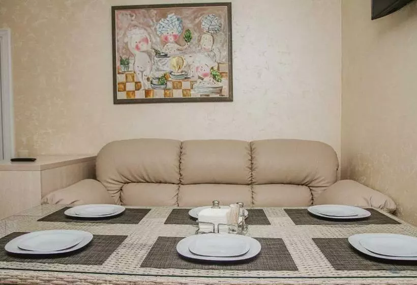 ホテル And Restaurant Complex Lubokray