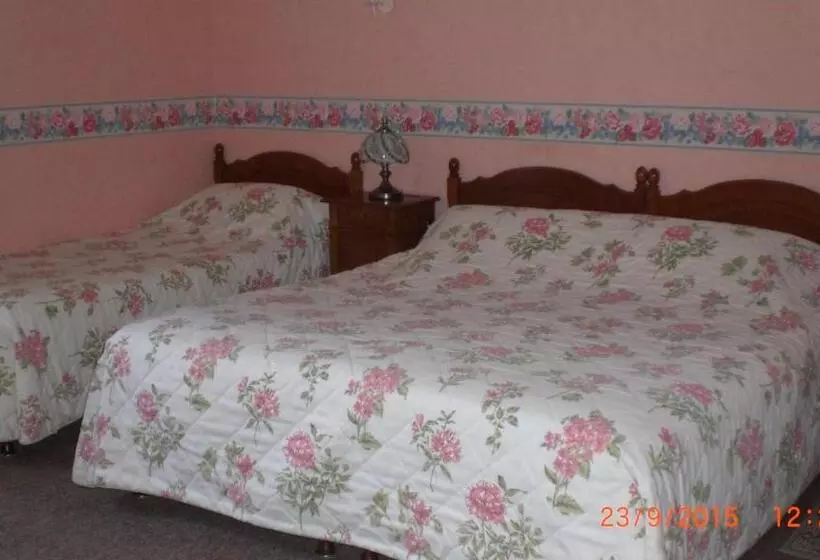 ホテル Auberge De L Atre