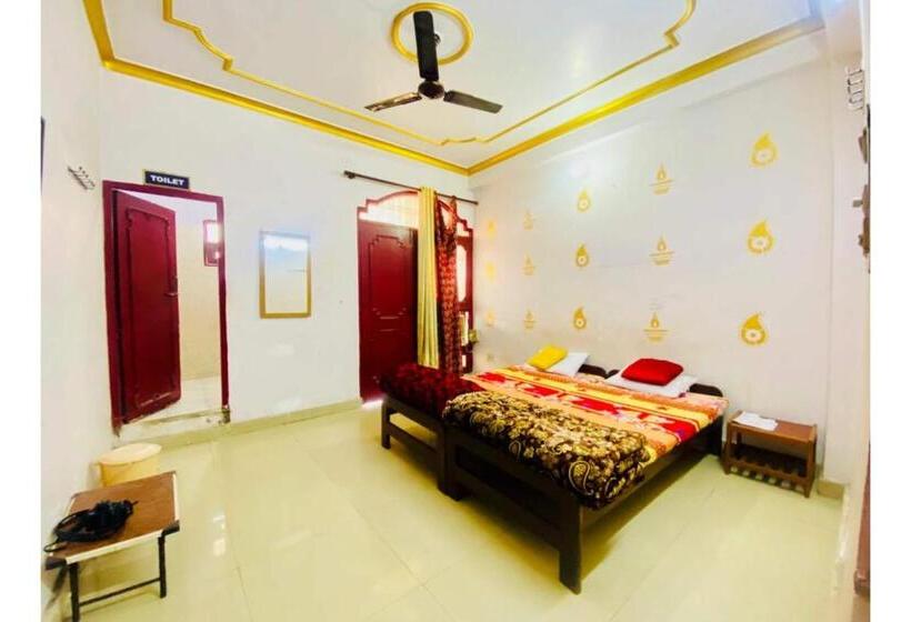 هتل J C Guest House