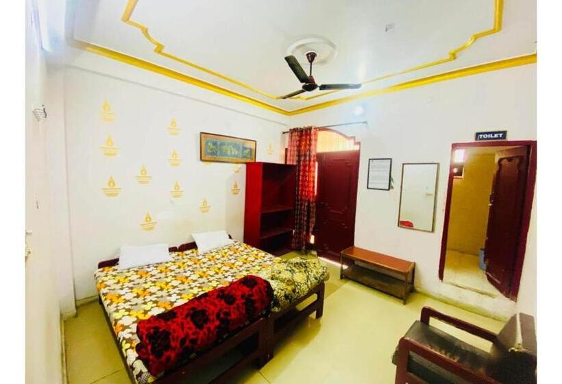 هتل J C Guest House