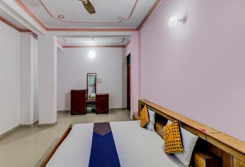 هتل J C Guest House