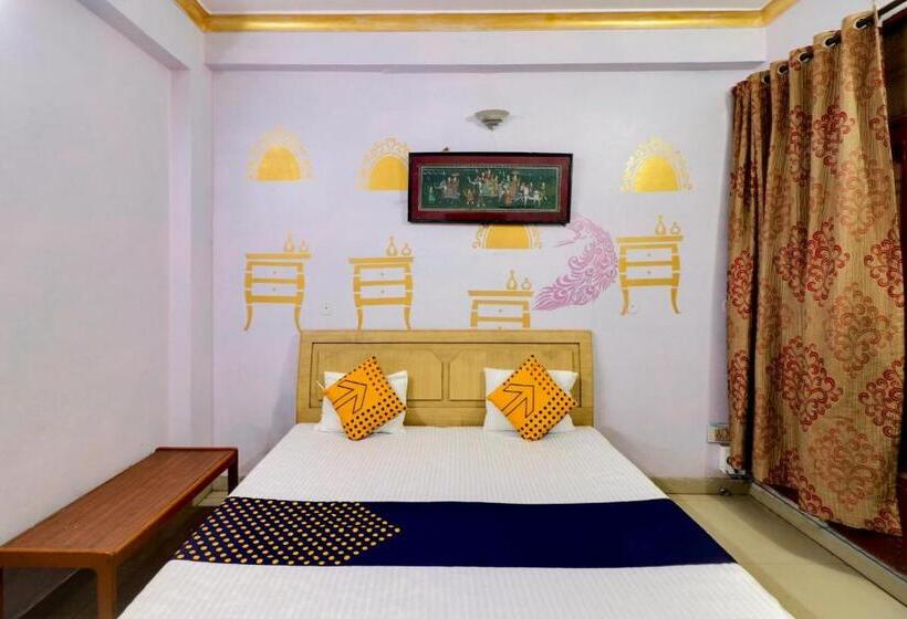 هتل J C Guest House