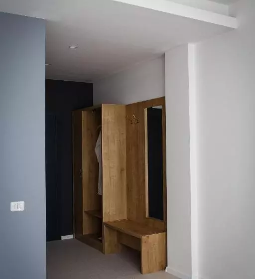 Hotelli Pensiunea Art 1000