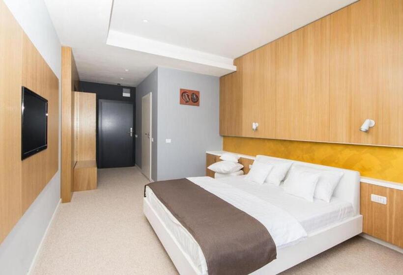 ホテル Pensiunea Art 1000