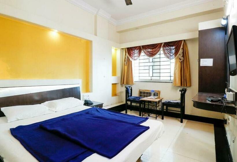 Отель Prestige Residency