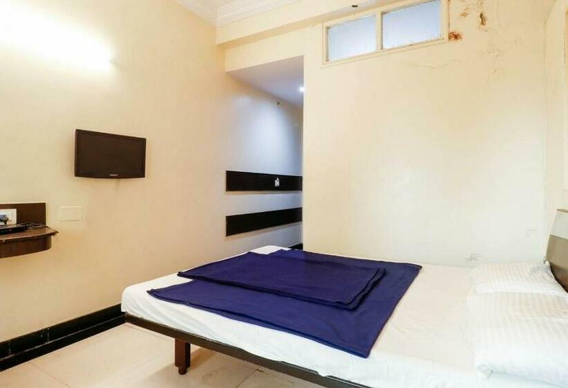 Отель Prestige Residency