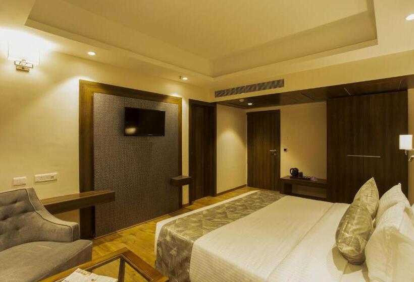 בית מלון כפרי Sarovar Portico Somnath